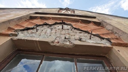 В РПЦ осудили уничтожение барельефа Мефистофеля